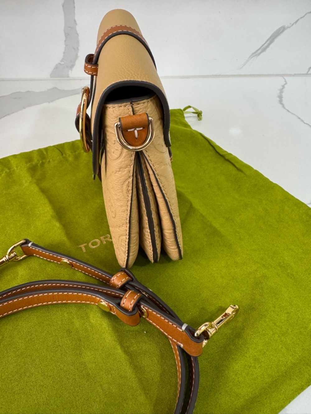 T MONOGRAM PEBBLED SOFT SMALL SHOULDER BAG - Picture 5 of 10